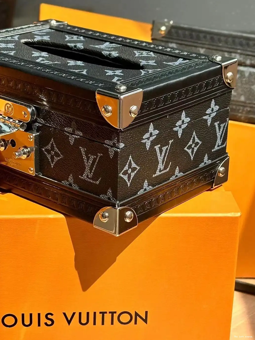 TISSUE BOX LV COVER 0510